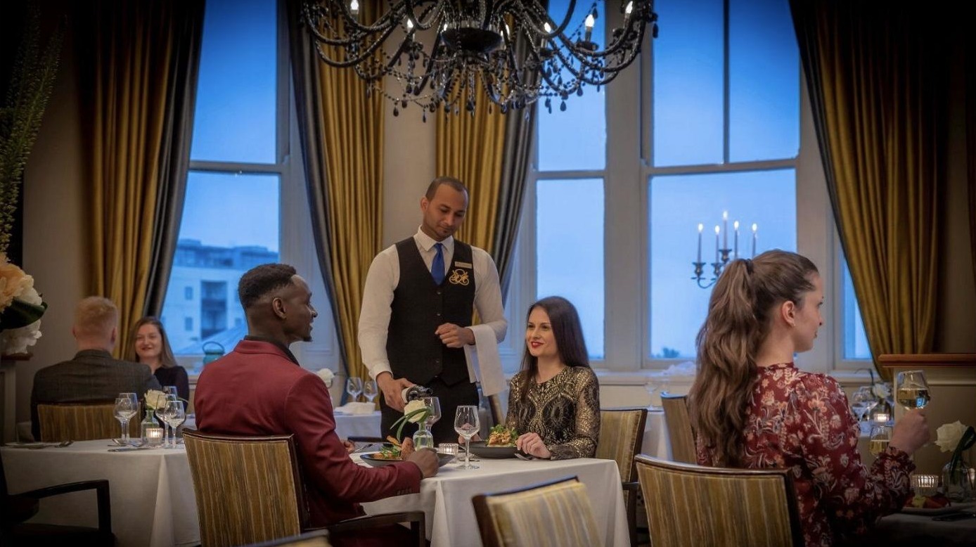 Royal Marine Hotel - Fine dining room